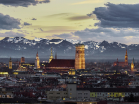 Stadtansicht München | © iStock_MarcelStrelow