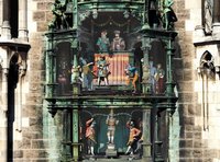 Hofbräuhaus und Hofkirche