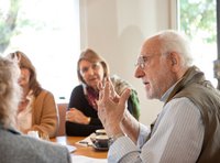 Wie Kommunikation in der Pflege entlastet