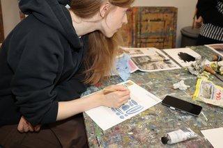 166230 Mit Werkzeugen und Materialien, die in jeder Küche zu finden sind